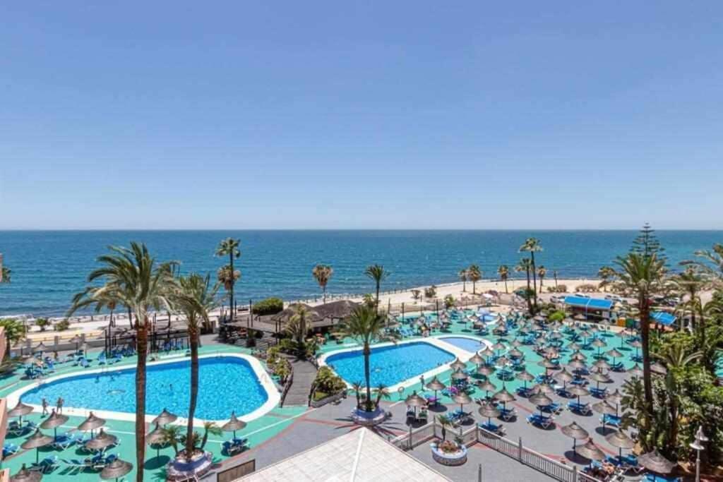 797 Holiday Rentals- Apartamento En Hotel Sunset Beach Frente Al Mar ベナルマデナ エクステリア 写真