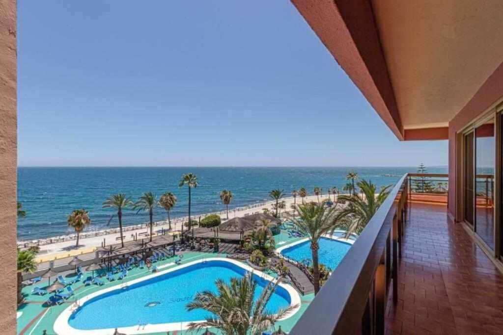 797 Holiday Rentals- Apartamento En Hotel Sunset Beach Frente Al Mar ベナルマデナ エクステリア 写真